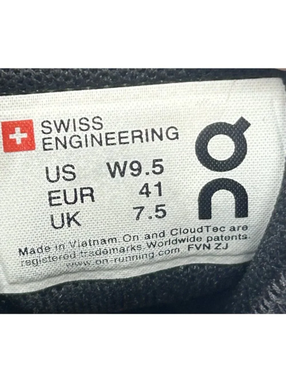 On Cloud Cloudswift Womens Running Shoes Size 9.5 Black White Gym Sneakers